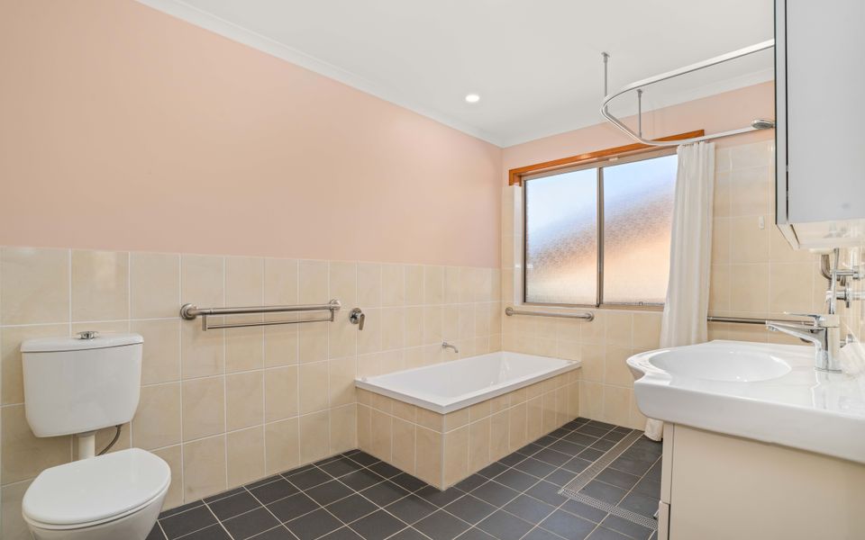 Lam37 – Wavesong by Experience Jervis Bay