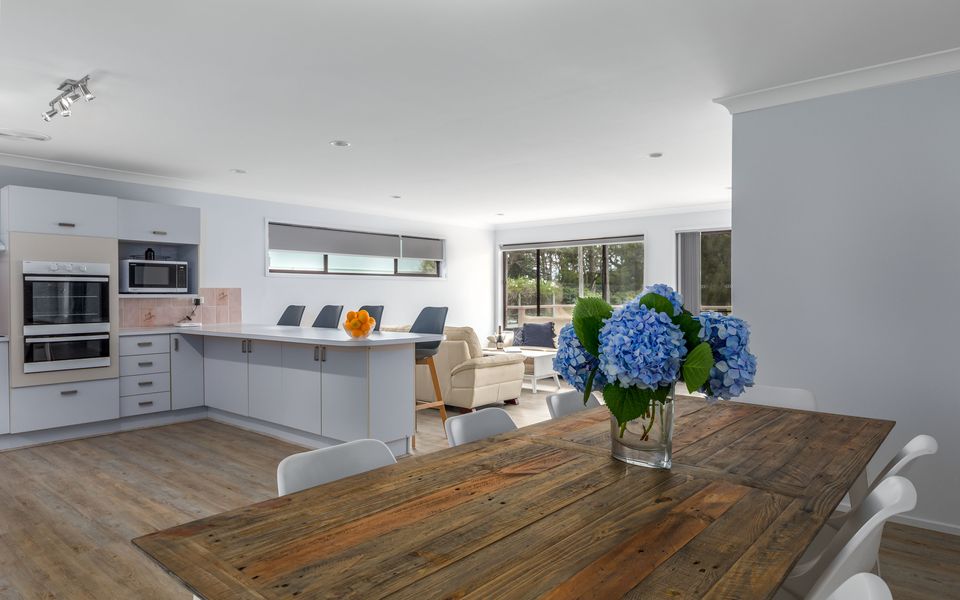 Bur90 – Moona Beach House by Experience Jervis Bay