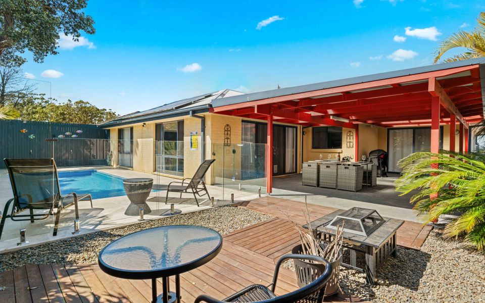 Tur34 – Topsy Turvey by Experience Jervis Bay