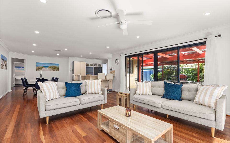 Tur34 – Topsy Turvey by Experience Jervis Bay