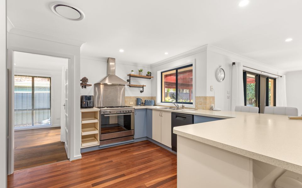 Tur34 – Topsy Turvey by Experience Jervis Bay