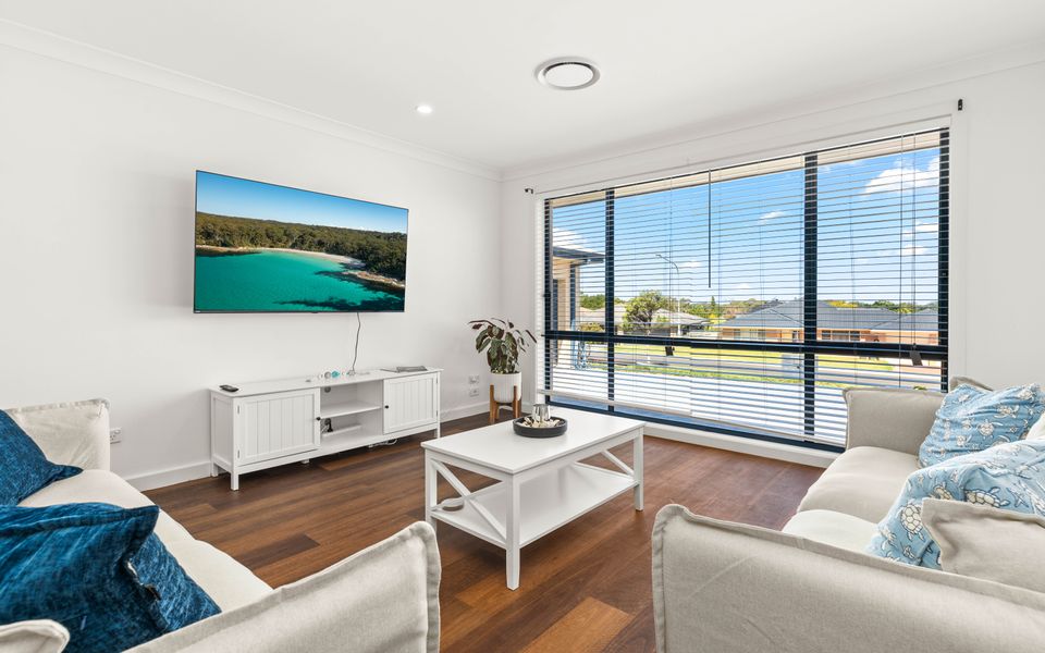 Tur34 – Topsy Turvey by Experience Jervis Bay