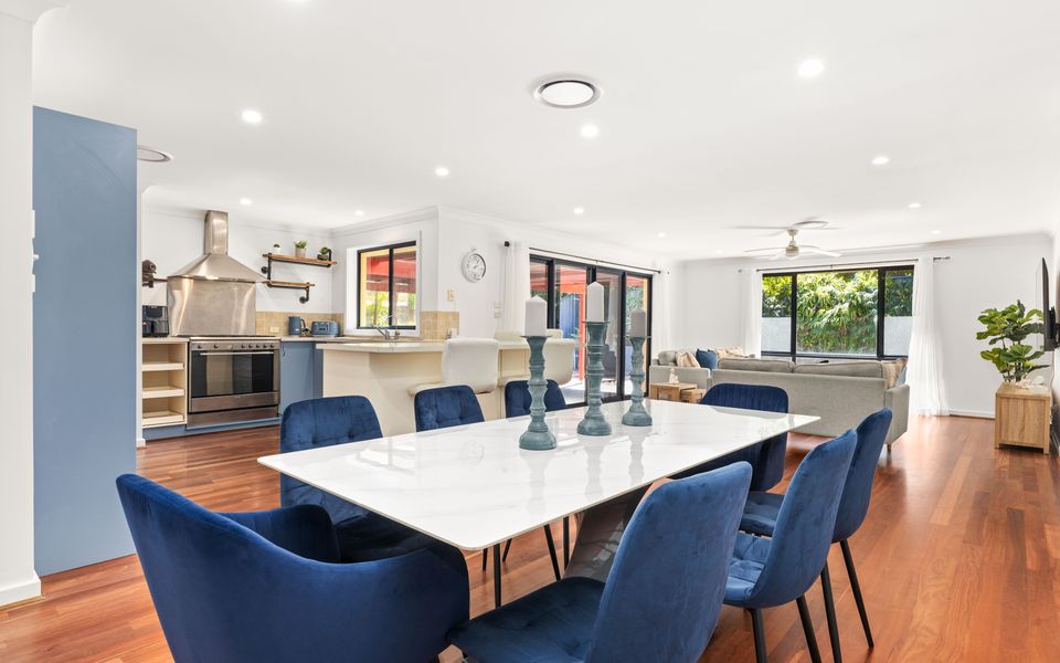 Tur34 – Topsy Turvey by Experience Jervis Bay