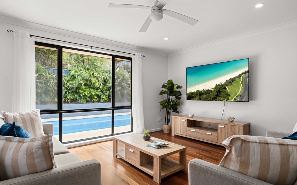 Tur34 – Topsy Turvey by Experience Jervis Bay