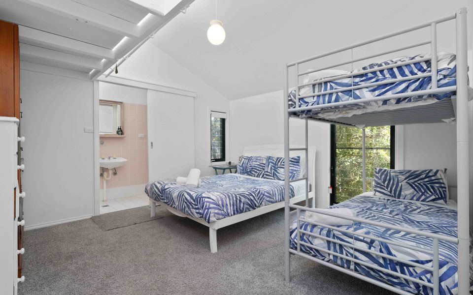 Fre103 – Greenfields Beach House & Studio