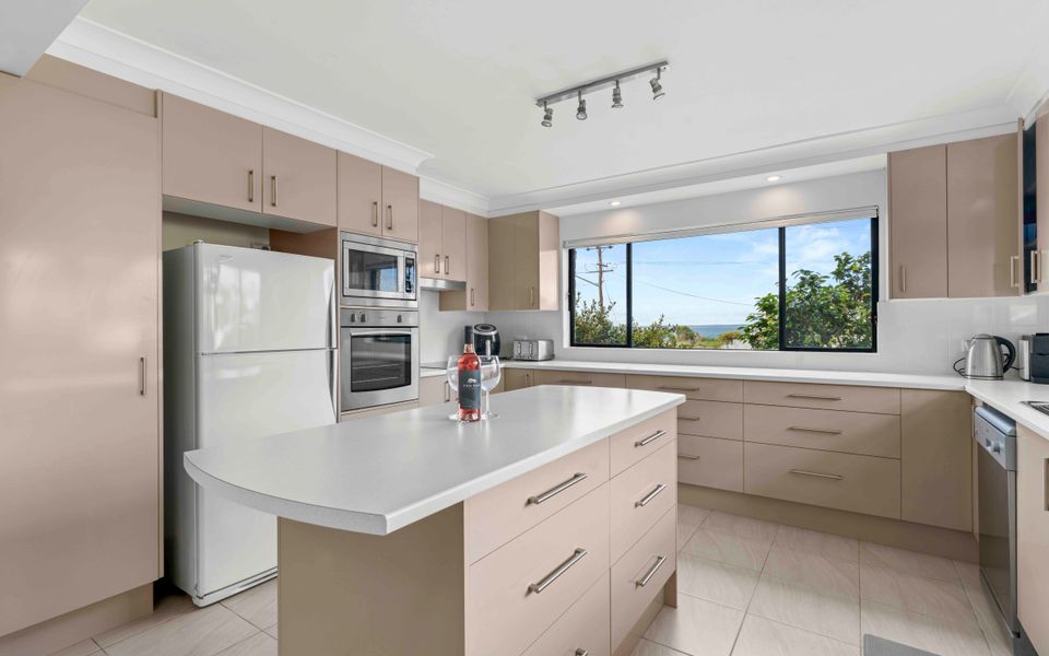 Eli73 – Summer-Salt by Experience Jervis Bay