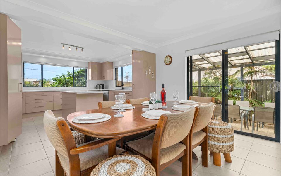 Eli73 – Summer-Salt by Experience Jervis Bay