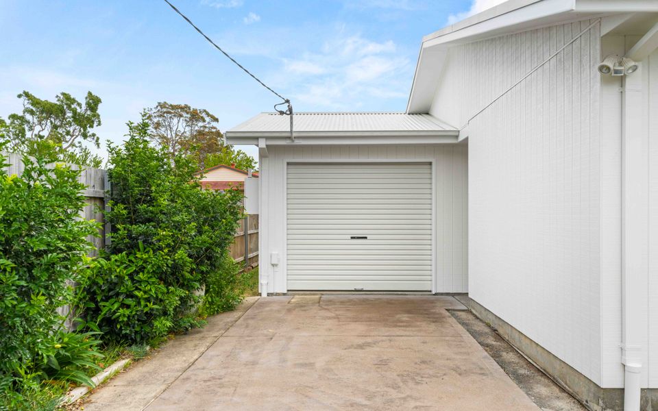 Cly5a – The Little Husky by Experience Jervis Bay