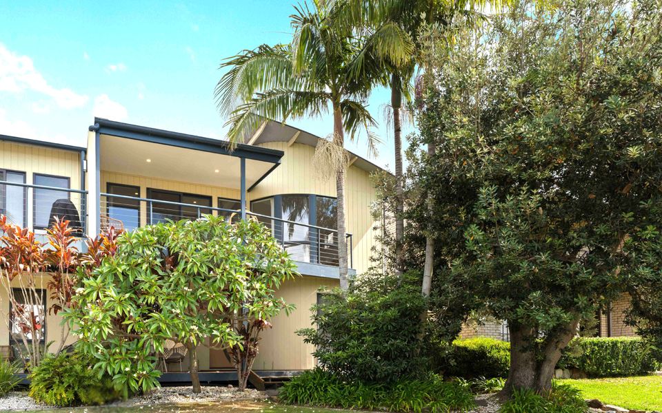 Eli2/223 – Roya by the Beach by Experience Jervis Bay