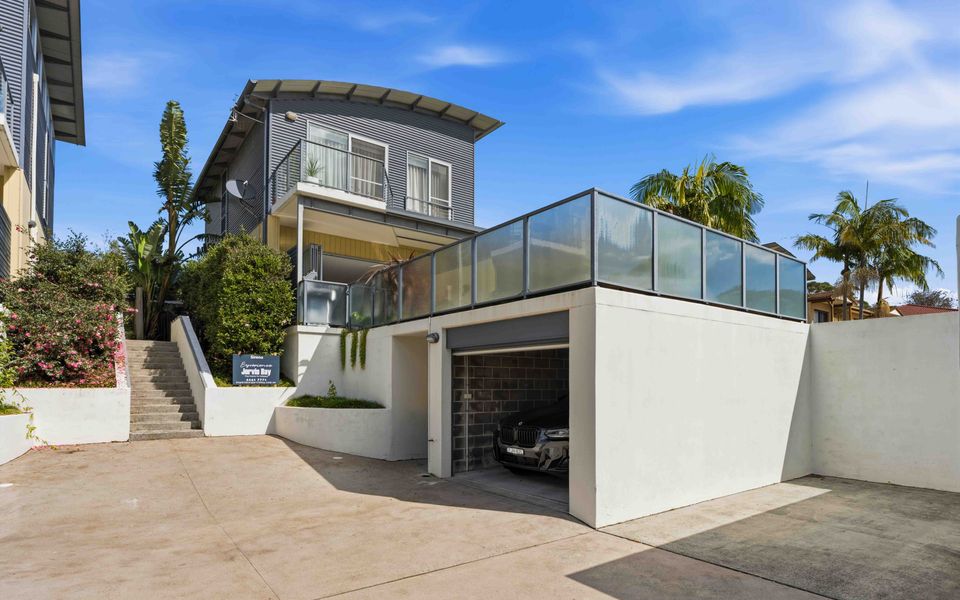 Eli4/225 – Sirena by Experience Jervis Bay