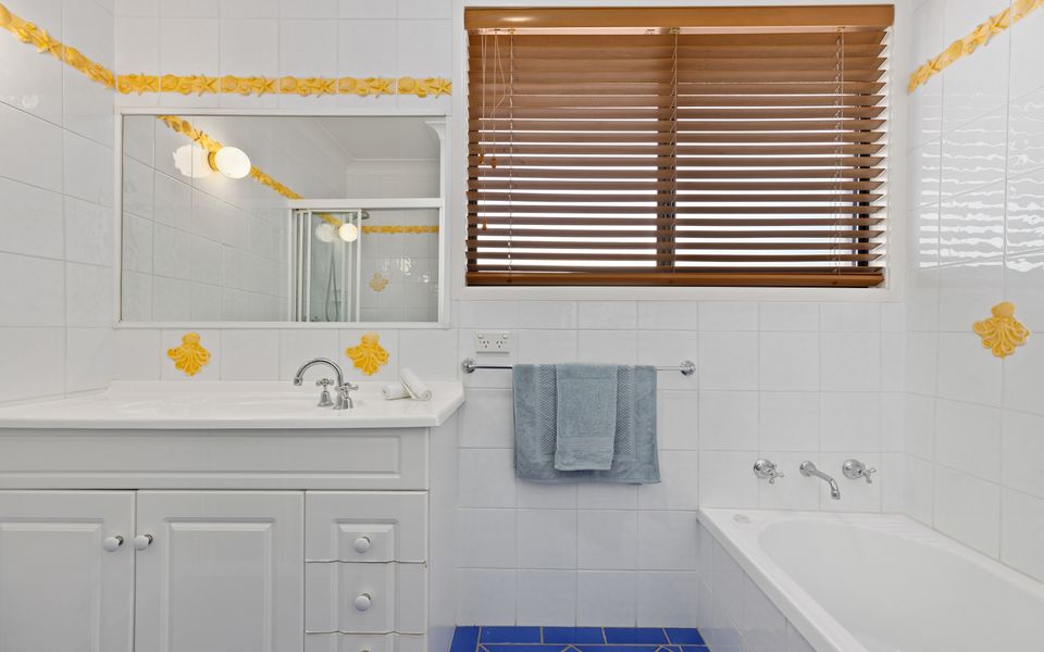 Lam30 – Bay Break by Experience Jervis Bay