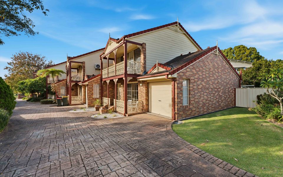 Dun4/7 – Husky Hideaway by Experience Jervis Bay