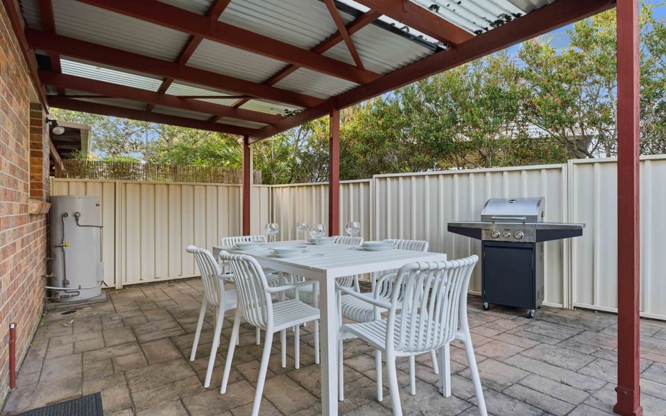 Dun4/7 – Husky Hideaway by Experience Jervis Bay