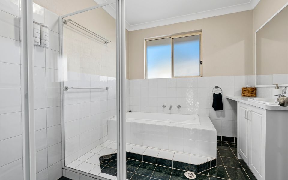 Dun4/7 – Husky Hideaway by Experience Jervis Bay