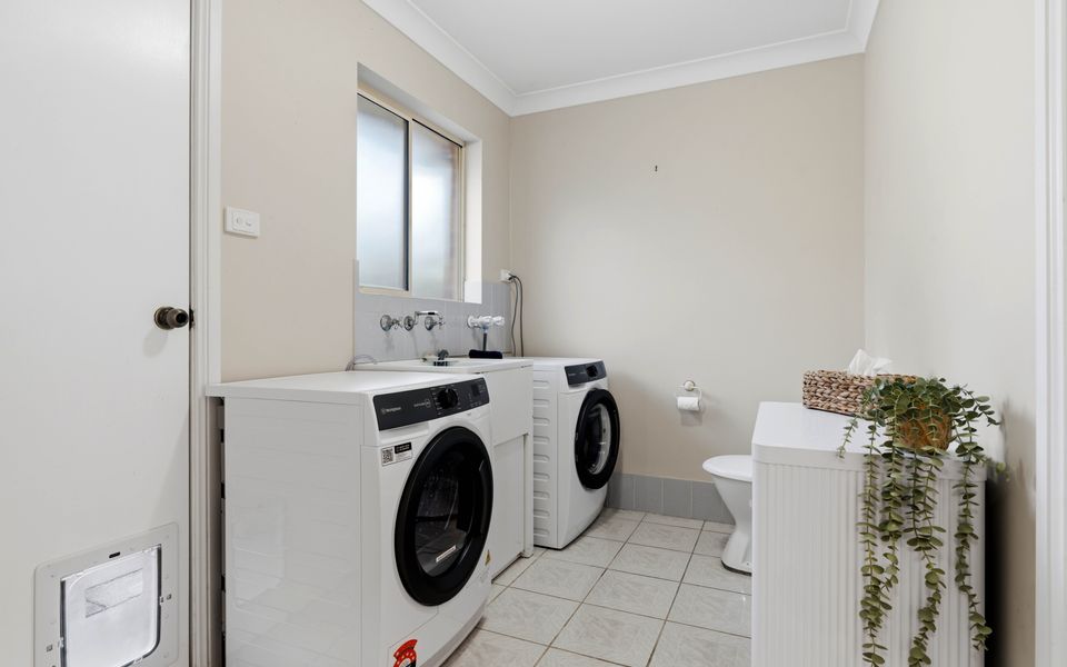Dun4/7 – Husky Hideaway by Experience Jervis Bay