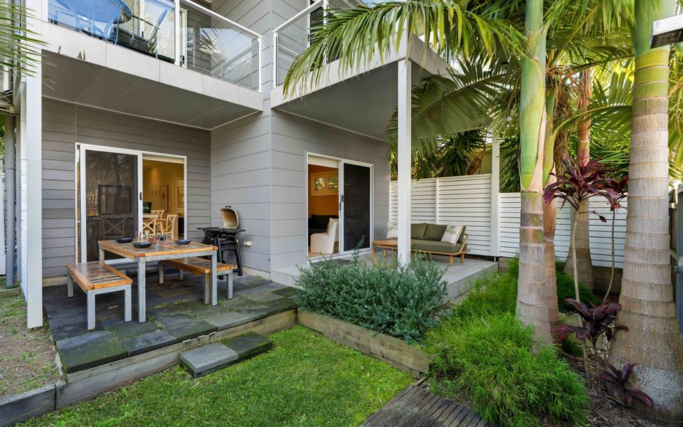 Haw4/44 – Palms by the Bay by Experience Jervis Bay