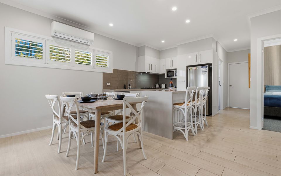 Haw4/44 – Palms by the Bay by Experience Jervis Bay