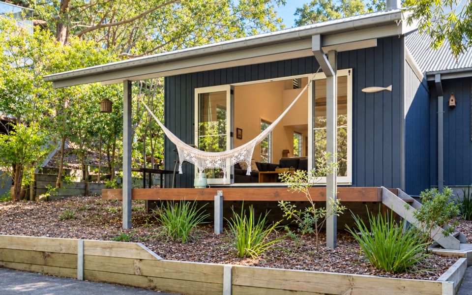 Sil1/7 – Boathouse 1 by Experience Jervis Bay