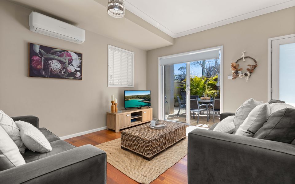 Mor1/6 – Husky Haven by Experience Jervis Bay