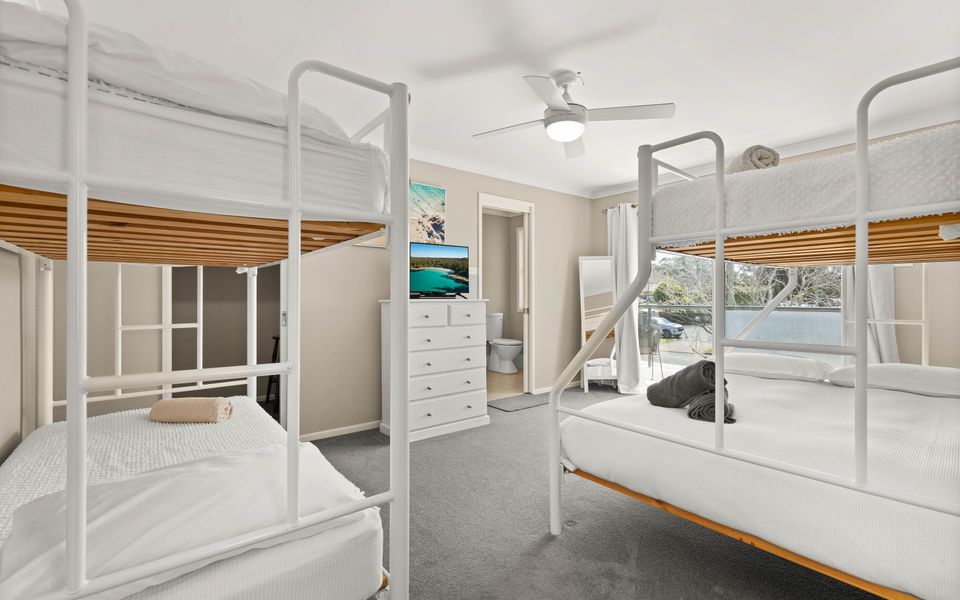 Mor1/6 – Husky Haven by Experience Jervis Bay