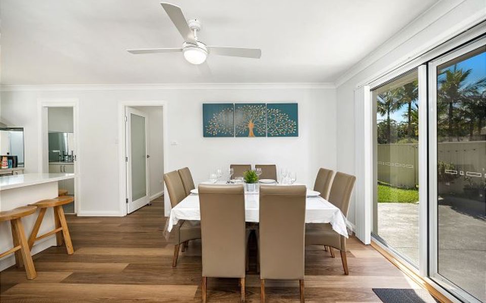 Cur61 – Shellys by Experience Jervis Bay