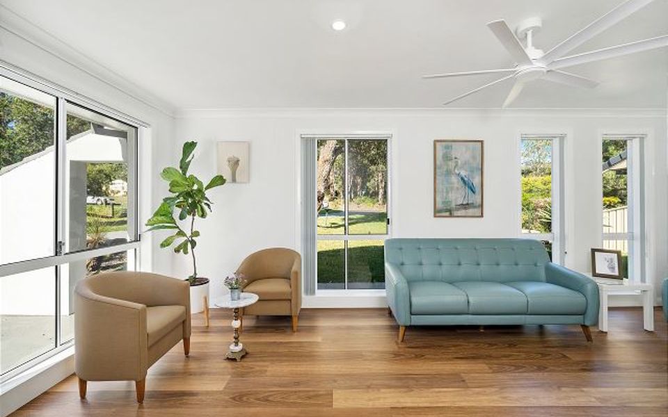 Cur61 – Shellys by Experience Jervis Bay