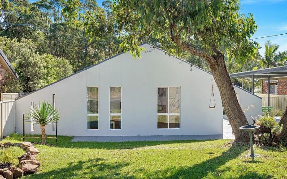 Cur61 – Shellys by Experience Jervis Bay