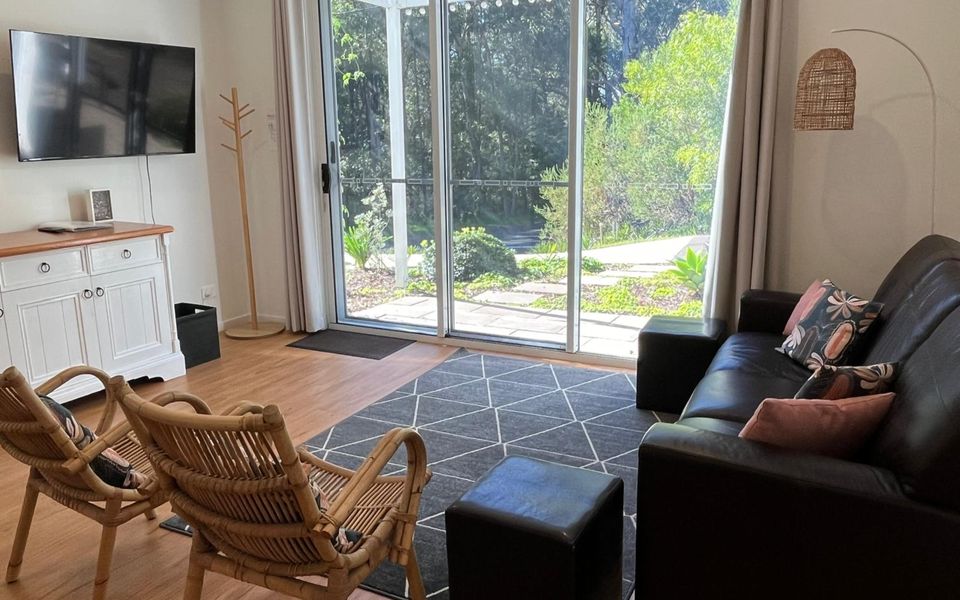 Eli1/393 – Banksia on Blenheim by Experience Jervis Bay