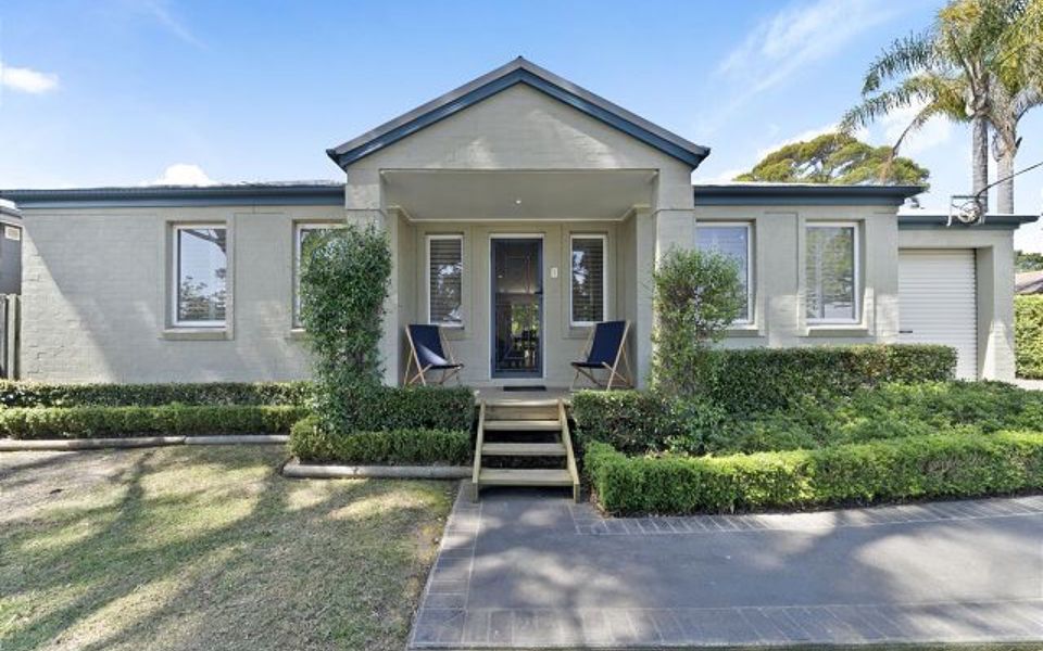 Cur1/38 – Husky House by Experience Jervis Bay