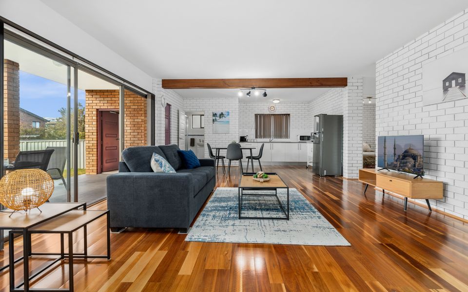 Eli8 – Ammos by Experience Jervis Bay