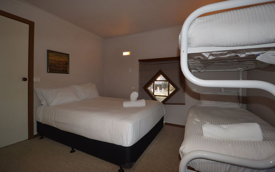 Hi Plains Garadyigan Chalet