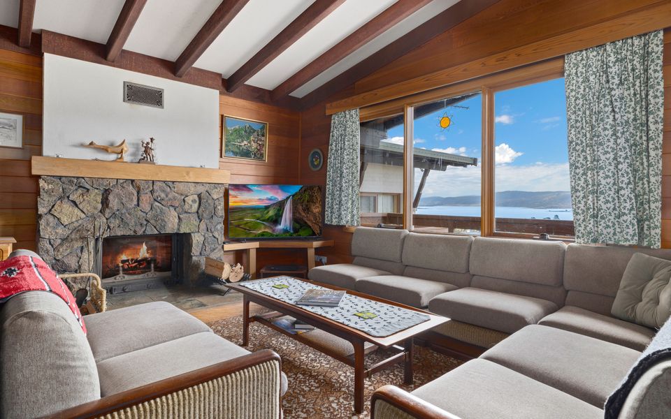 Elvira Ski Haus
