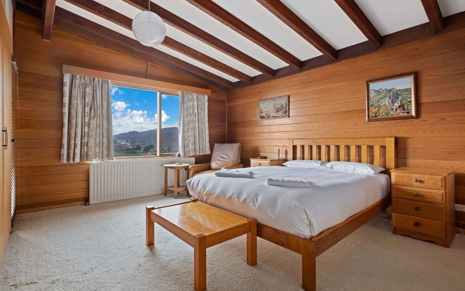 Elvira Ski Haus