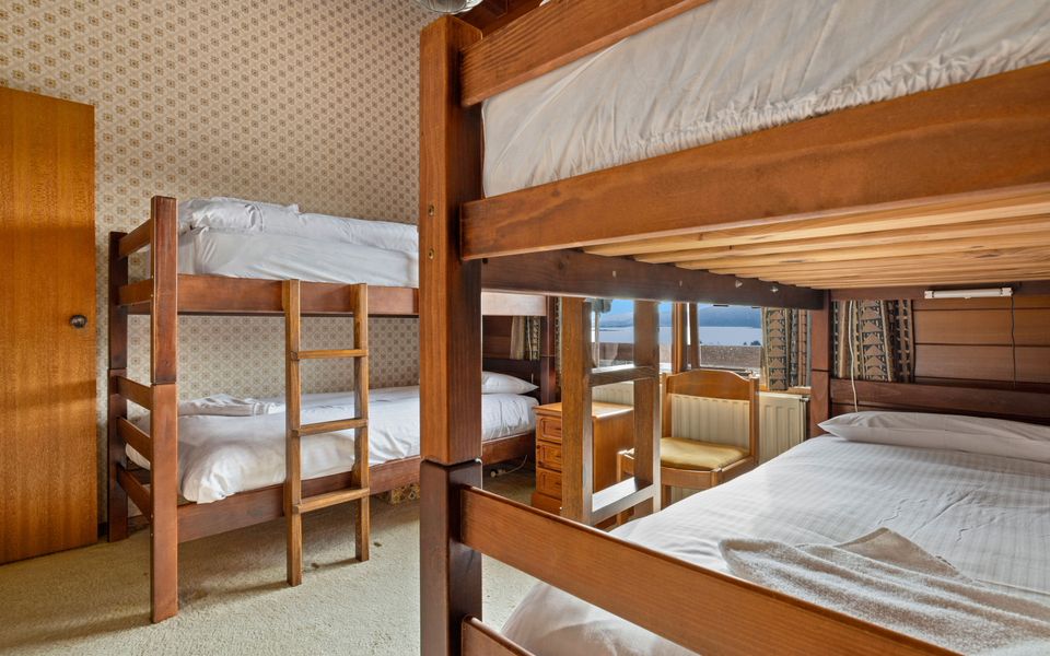 Elvira Ski Haus