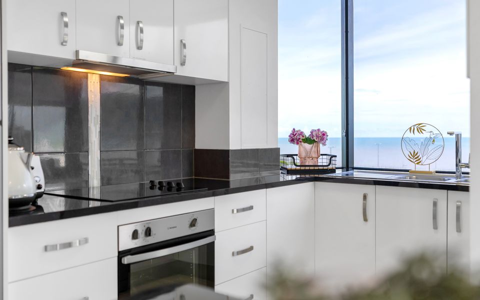 73 Rydges Plaza Esplanade with Ocean & City Views