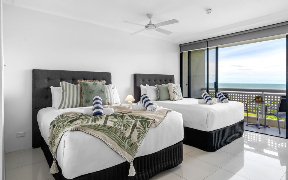 73 Rydges Plaza Esplanade with Ocean & City Views