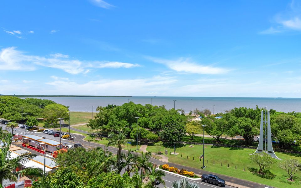 73 Rydges Plaza Esplanade with Ocean & City Views