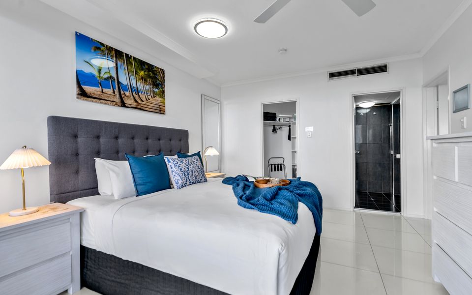 73 Rydges Plaza Esplanade with Ocean & City Views