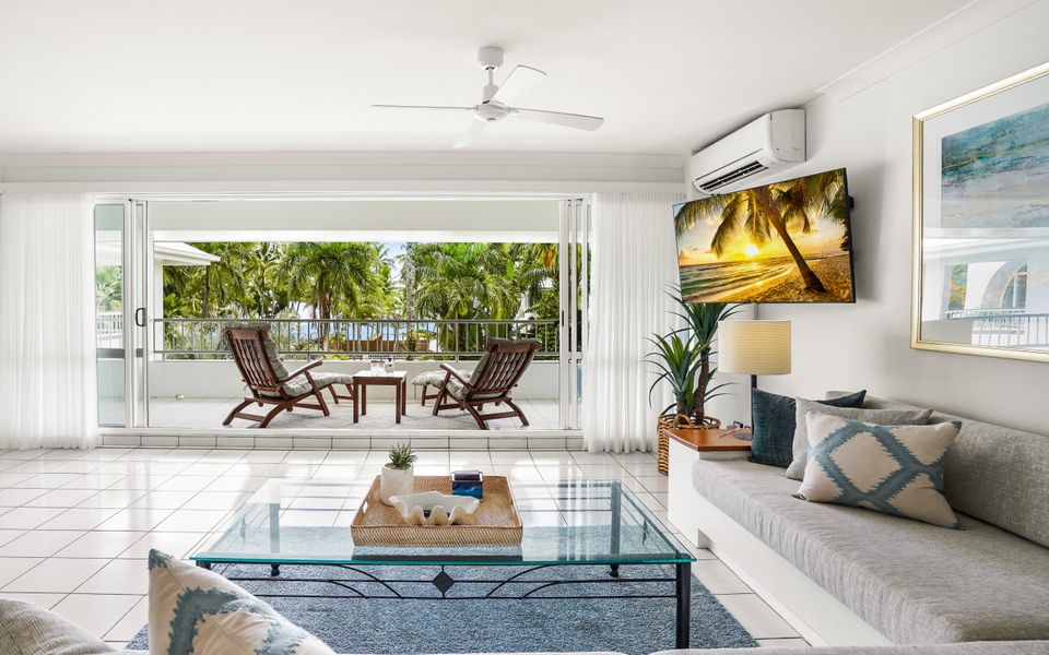 88 Alamanda Palm Cove Luxury Suite with Ocean Views