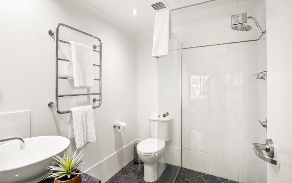88 Alamanda Palm Cove Luxury Suite with Ocean Views