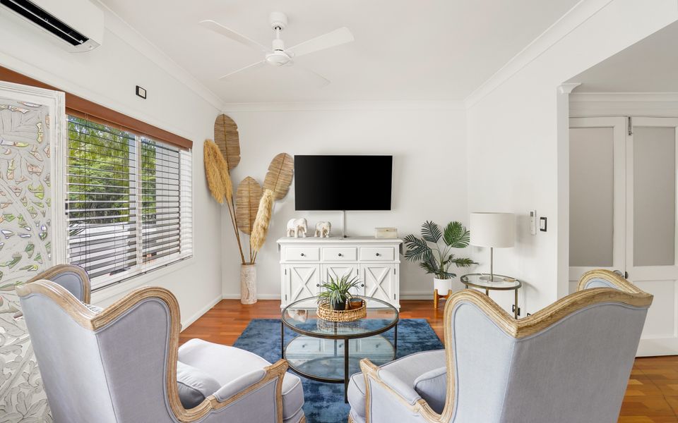 88 Alamanda Palm Cove Luxury Suite with Ocean Views