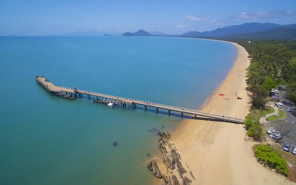 88 Alamanda Palm Cove Luxury Suite with Ocean Views