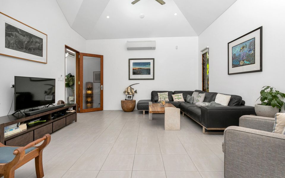 Reef Villa Palm Cove