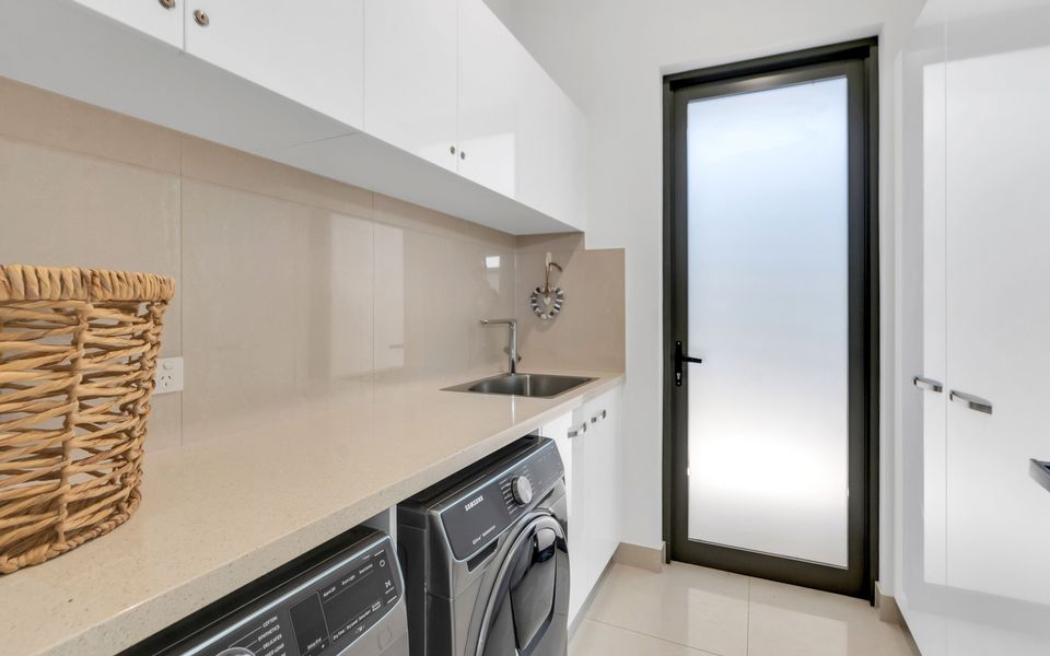 100 Cascade Palm Cove