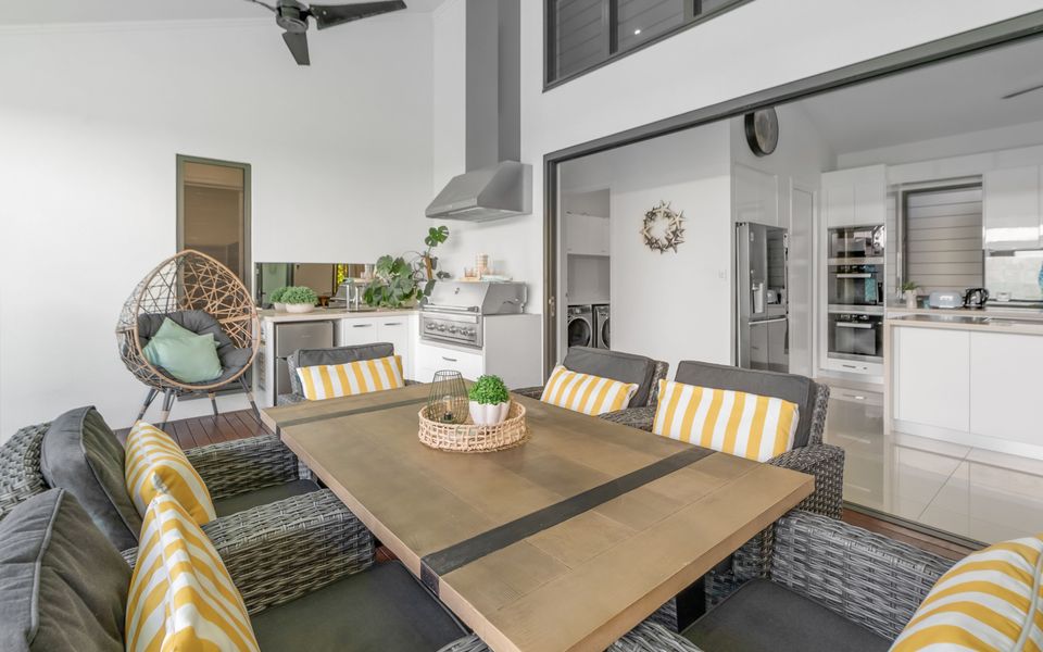 100 Cascade Palm Cove
