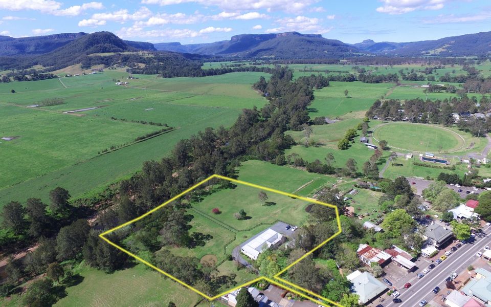 Rivermist – Luxury 6 bedrooms & 6 bathrooms!