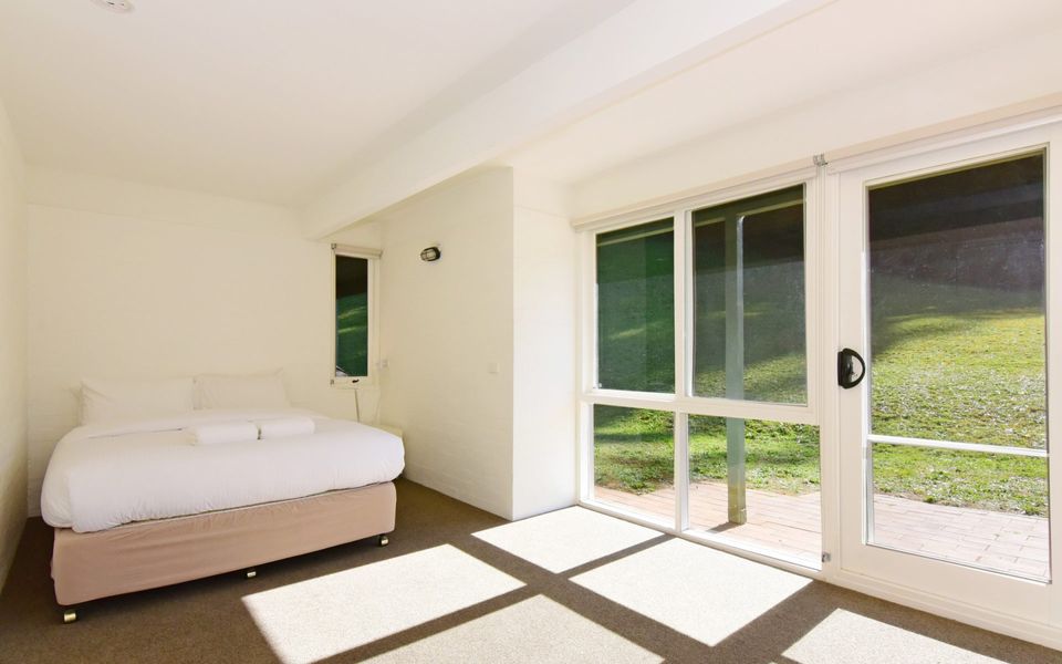 Yeola – Lush location with river access!