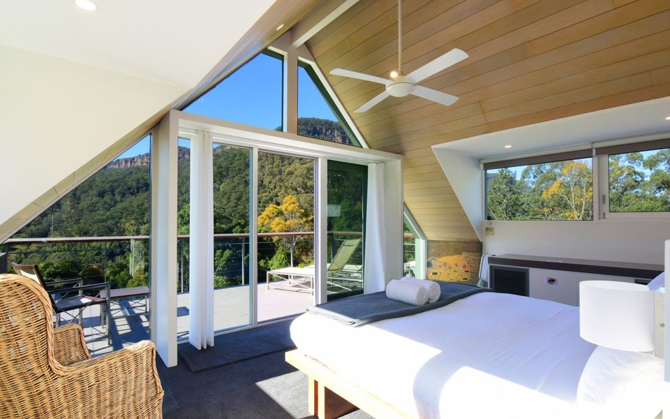 Yeola – Lush location with river access!