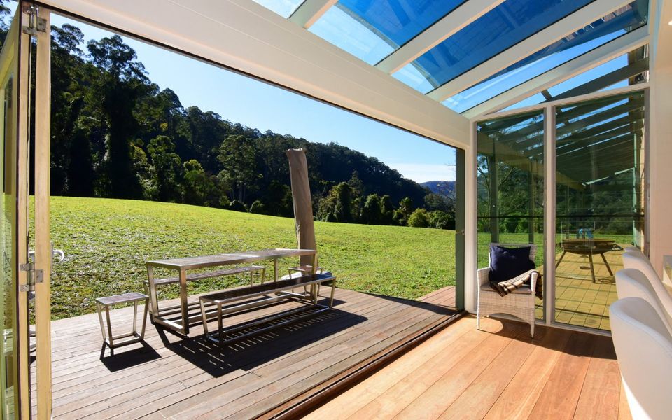 Yeola – Lush location with river access!