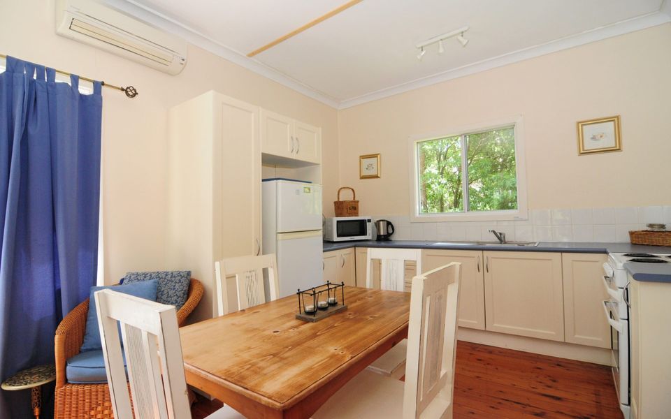Love Shack – 1 bedroom cosy cottage!